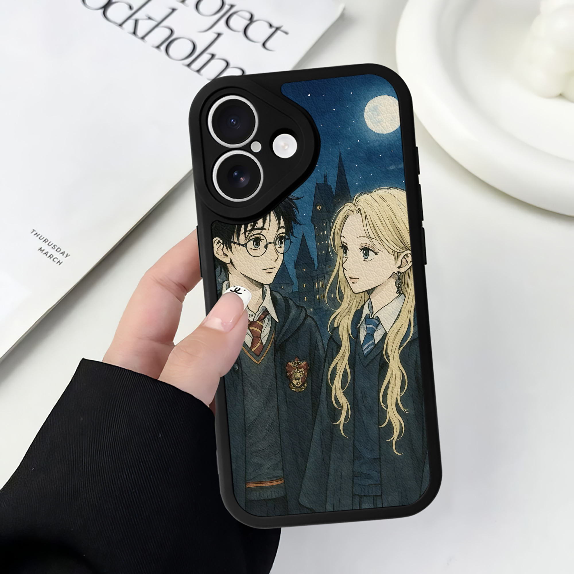 （画像用） Harry Potter ハリー・ポッターシリーズ 【iPhone 16シリーズ対応】シリコンスマホケース（レザー調） 材質：シリコン